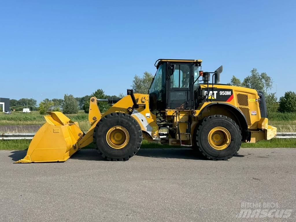 CAT 950M 轮式装载机