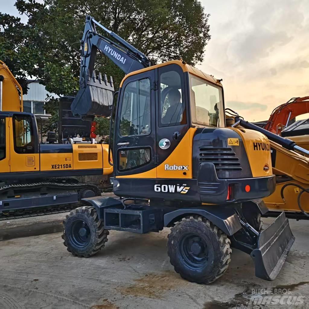 Hyundai Robex 60 VS 小型挖掘机