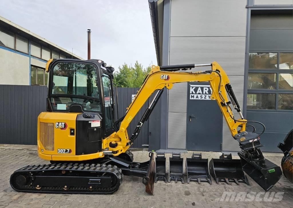 CAT 302.7 CR 小型挖掘机