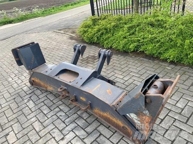 Doosan Outriggers 底盘和悬架