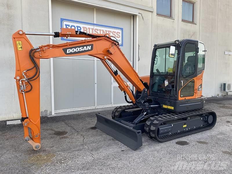 Doosan DX 63-3 小型挖掘机