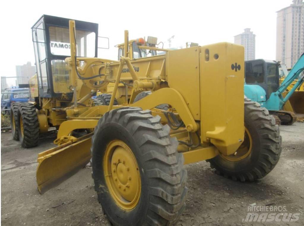 Komatsu GD 623 平地机/推土机