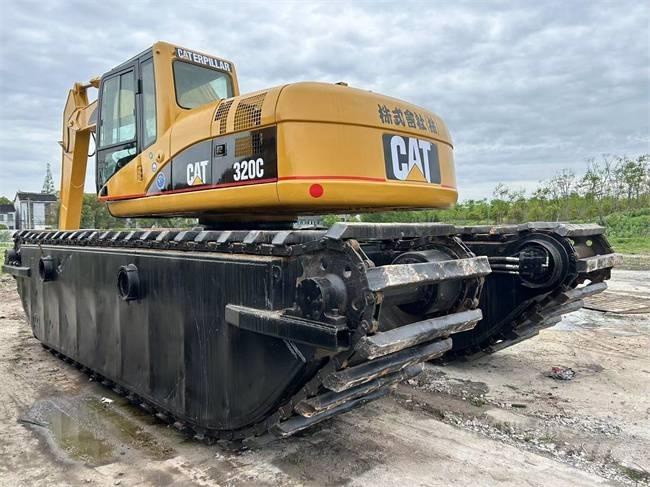 CAT 320 C 水陆两栖挖掘机