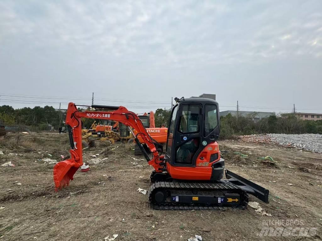 Kubota U 35 小型挖掘机