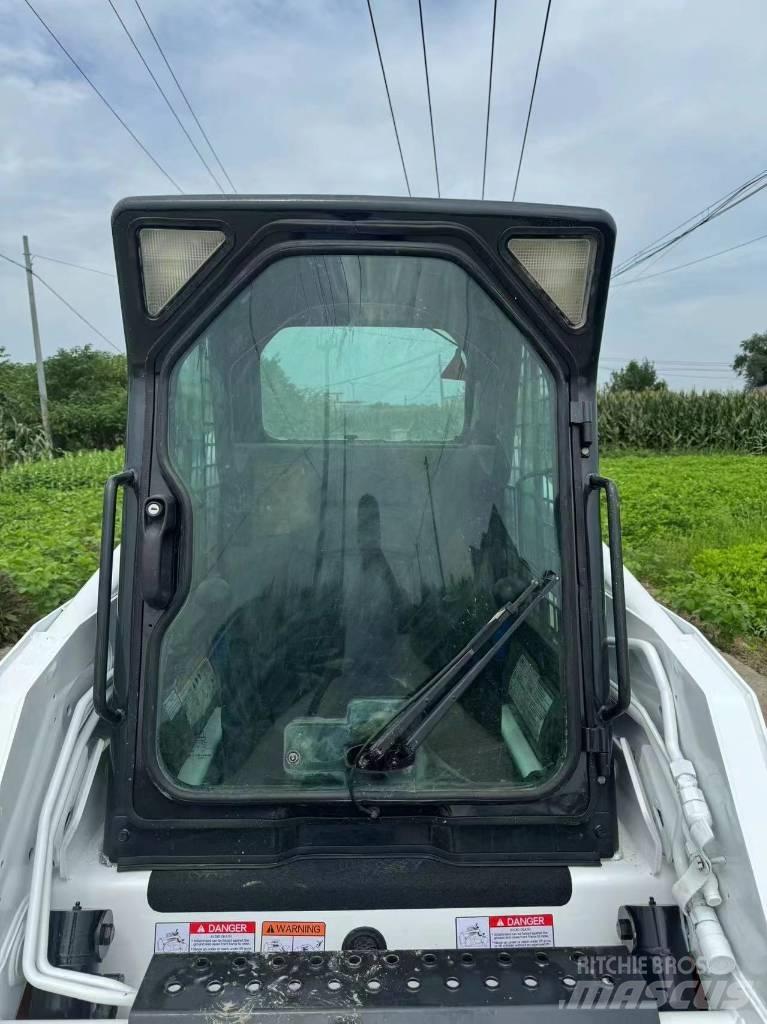 Bobcat S 160 滑移装载机
