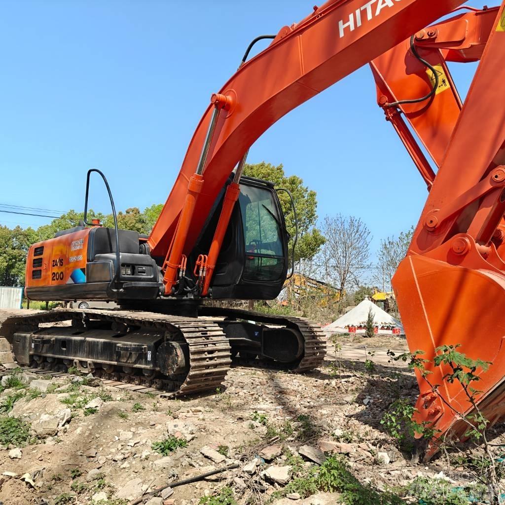 Hitachi ZX200 履带挖掘机