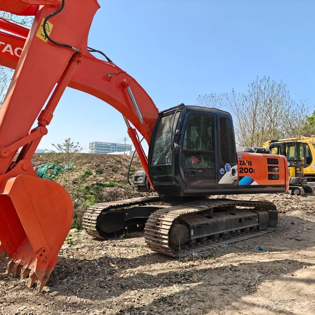 Hitachi ZX200 履带挖掘机