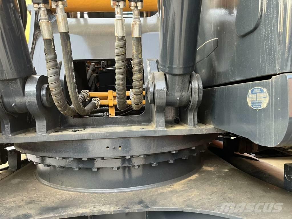 Hyundai 305 LC-9T 履带挖掘机