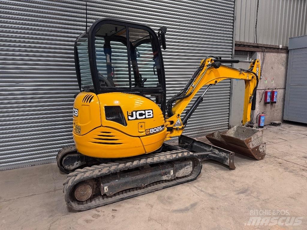 JCB 8025 ZTS 小型挖掘机