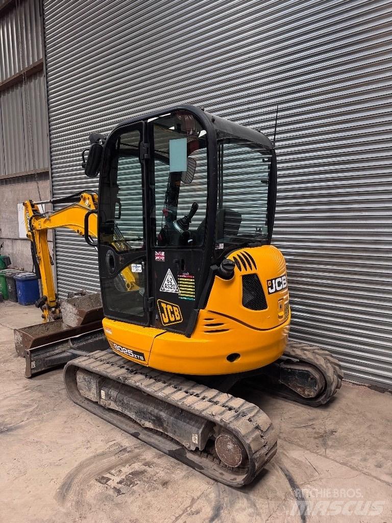 JCB 8025 ZTS 小型挖掘机