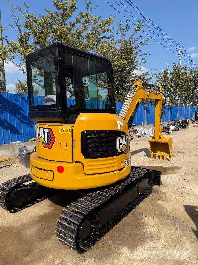 CAT 303.5E 小型挖掘机
