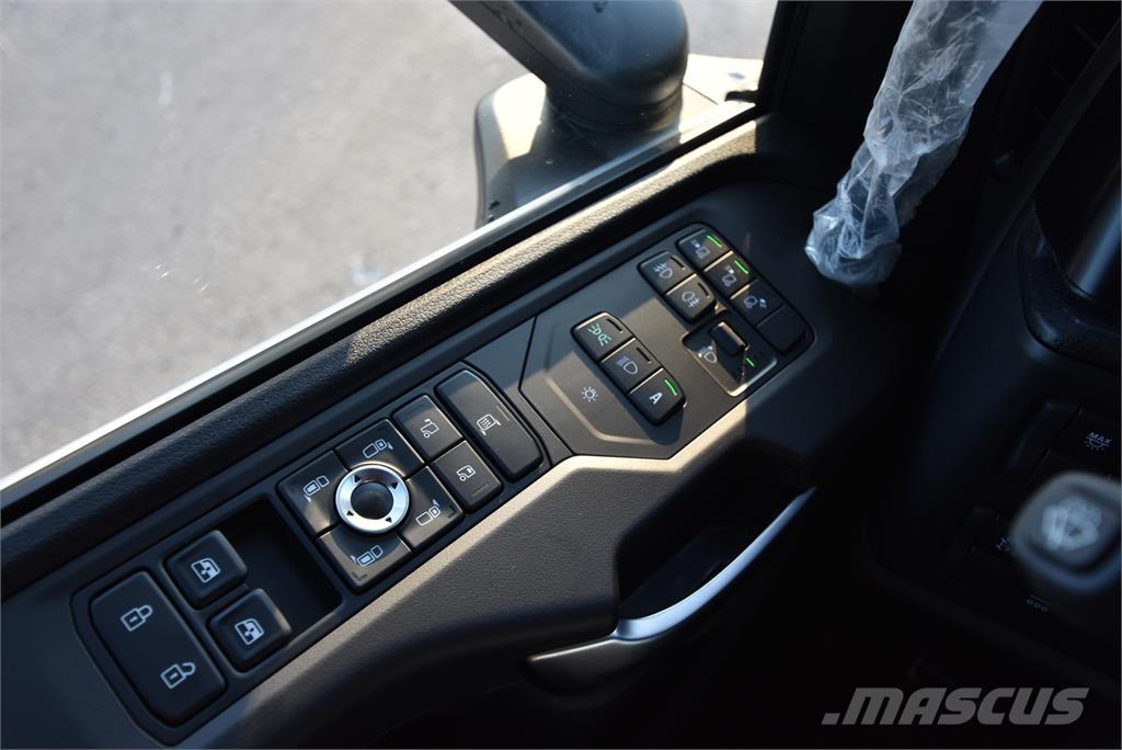 Scania R590 8X4 平板车