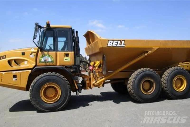 Bell B30D 铰接式自卸车