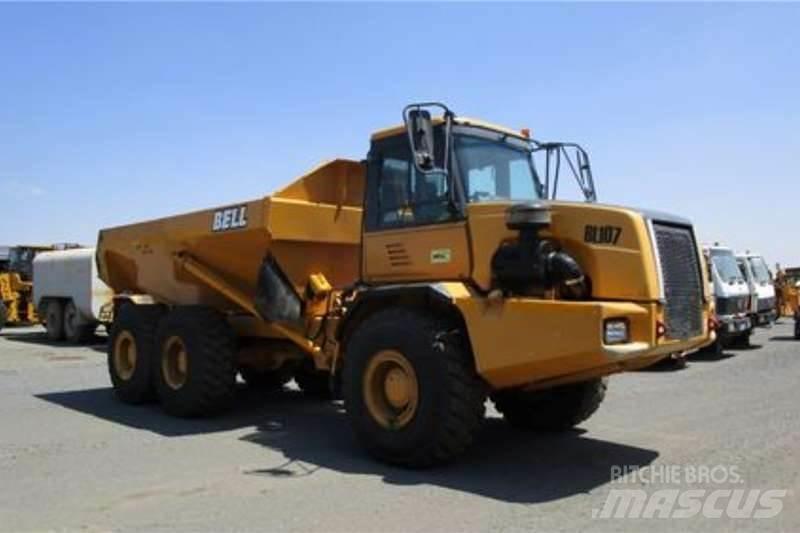 Bell B30D 铰接式自卸车