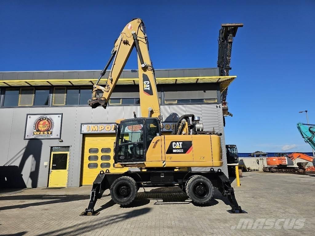 CAT MH 3022 轮式挖掘机