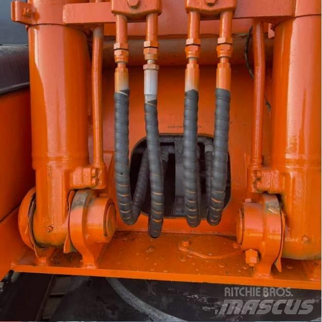 Hitachi ZX120 履带挖掘机