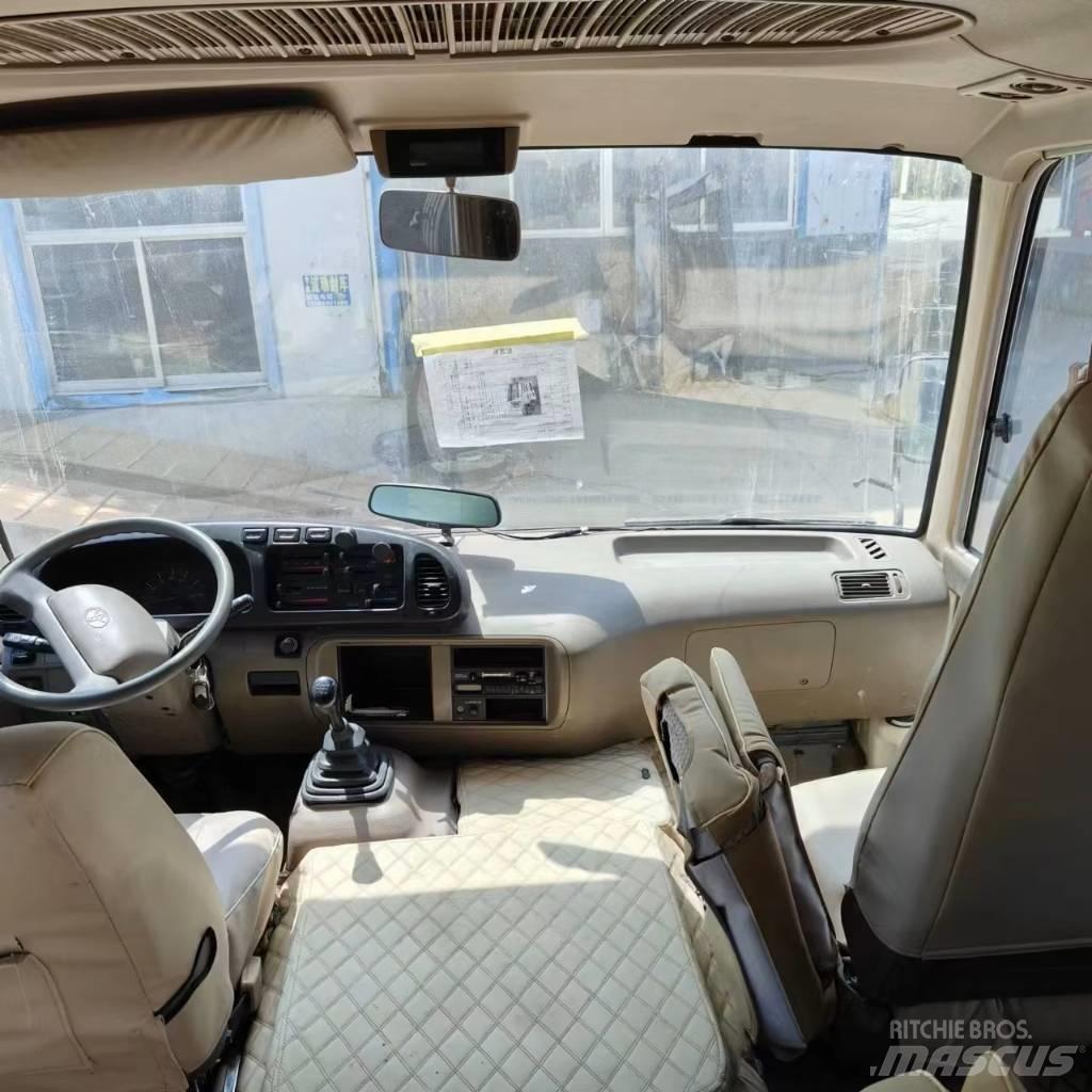 Toyota Coaster Bus 迷你巴士