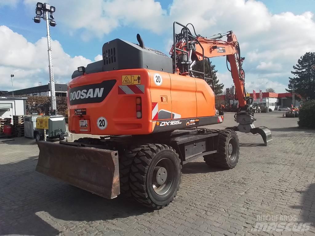 Doosan DX 165 W-5 轮式挖掘机