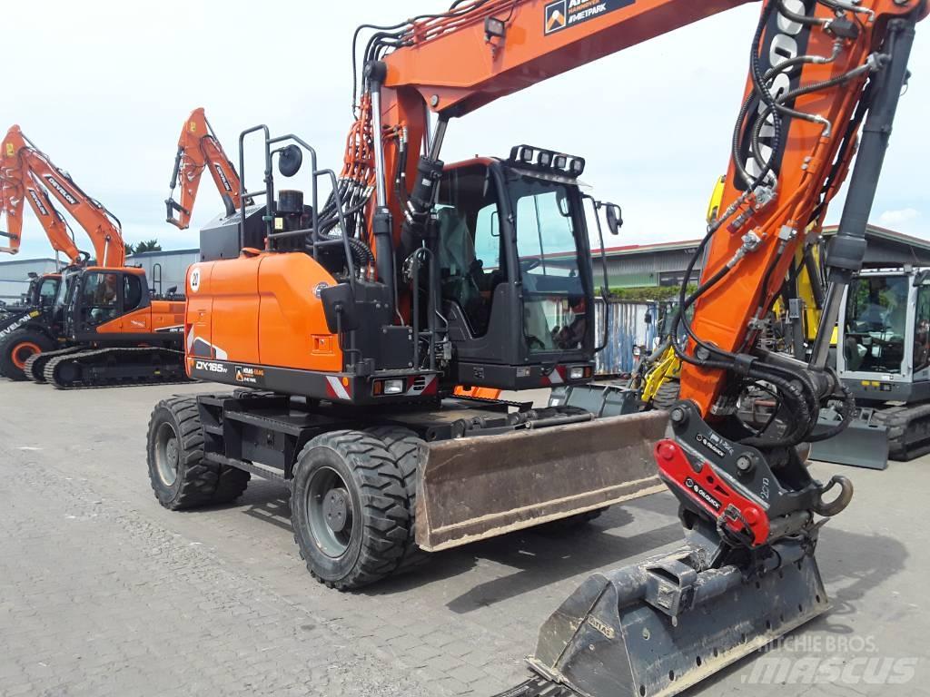 Doosan DX 165 W-5 轮式挖掘机