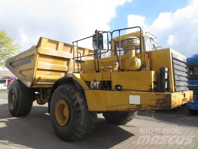 CAT  D40 Dumper 铰接式自卸车