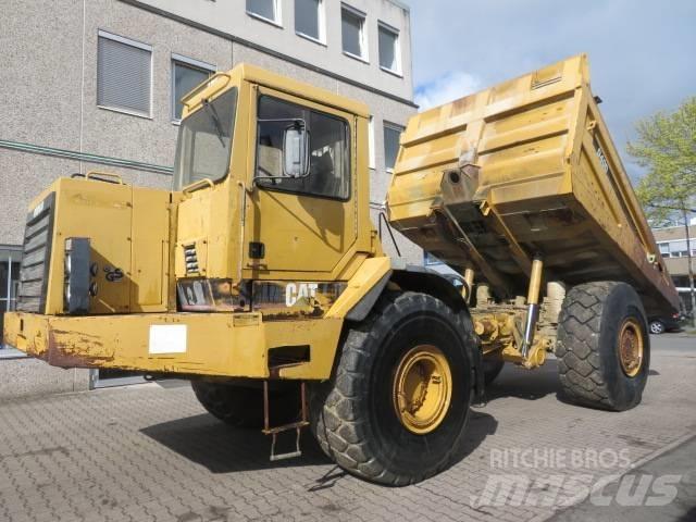 CAT  D40 Dumper 铰接式自卸车
