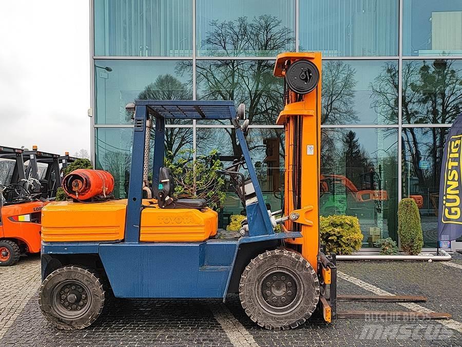 Toyota 02-5FG40 天然气叉车