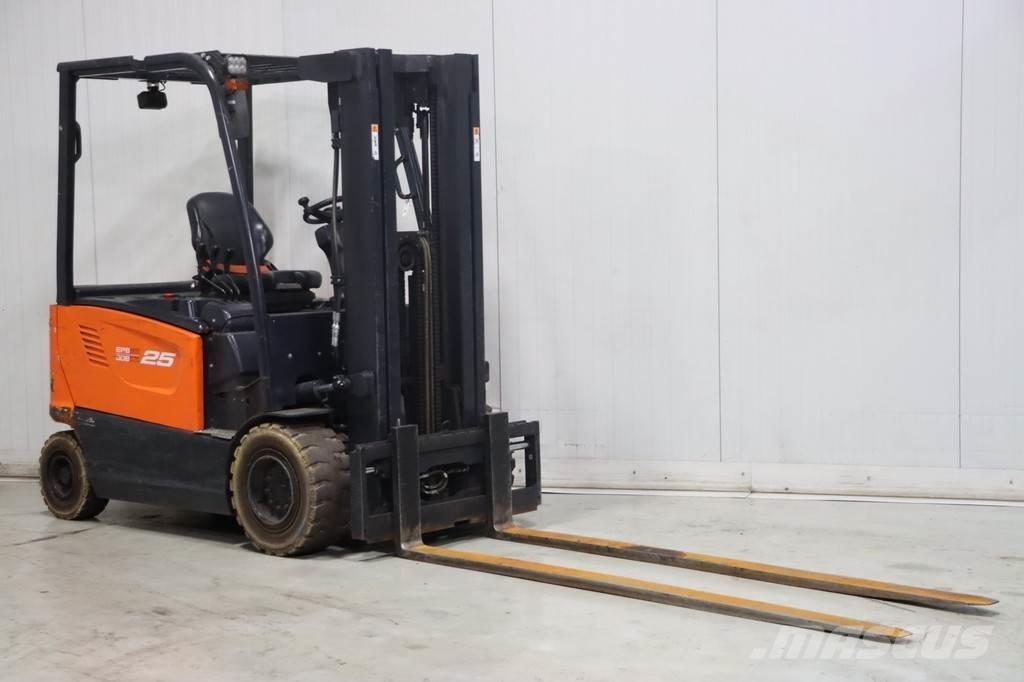 Doosan B25X-7 电动叉车