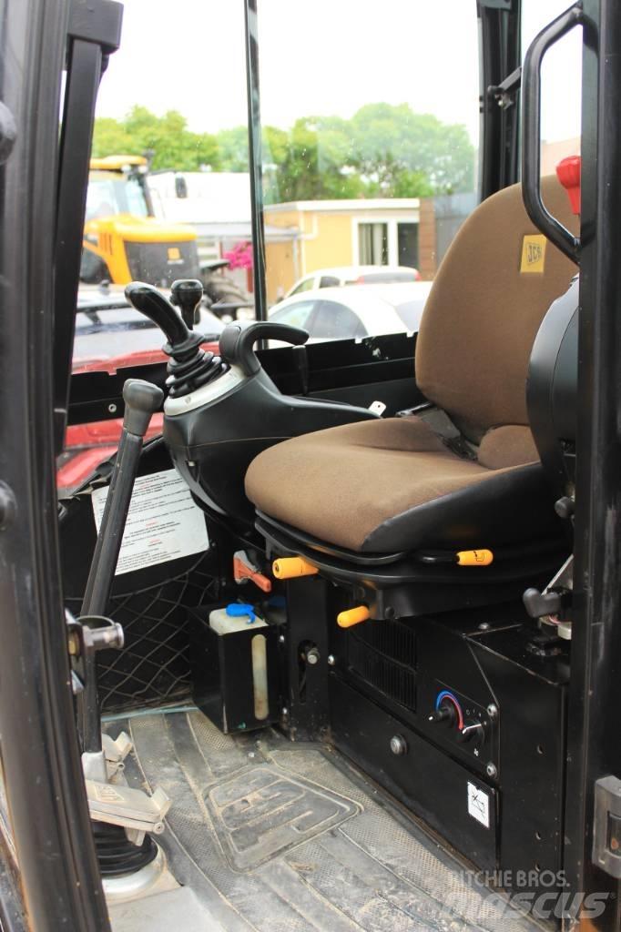 JCB 8026 CTS 小型挖掘机