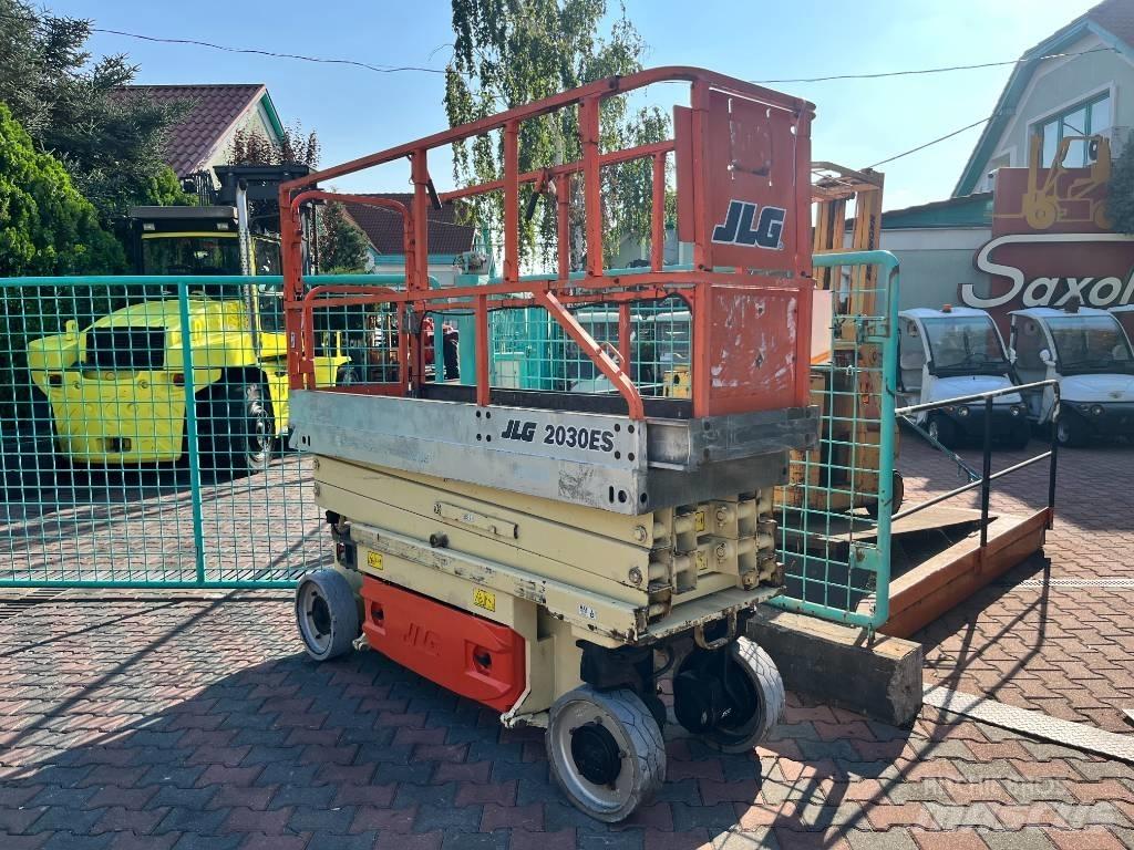 JLG 2030ES     V-3450 客货电梯
