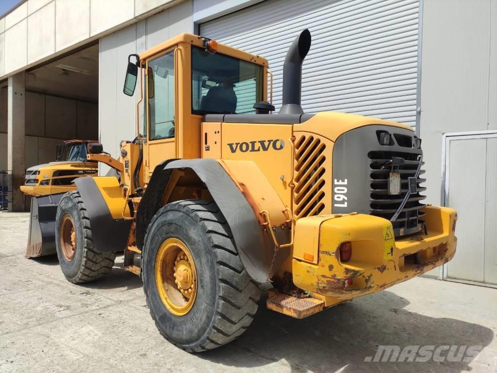 Volvo L 90 E 轮式装载机