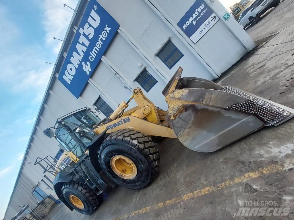 Komatsu WA475 轮式装载机