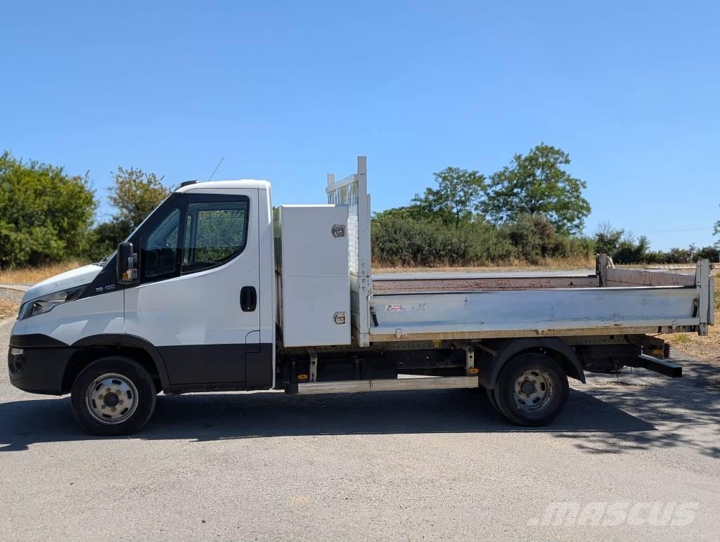 Iveco 35-12 皮卡车