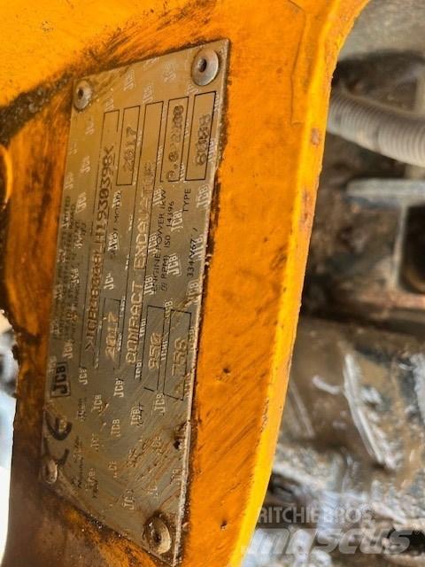 JCB 8008 CTS 小型挖掘机