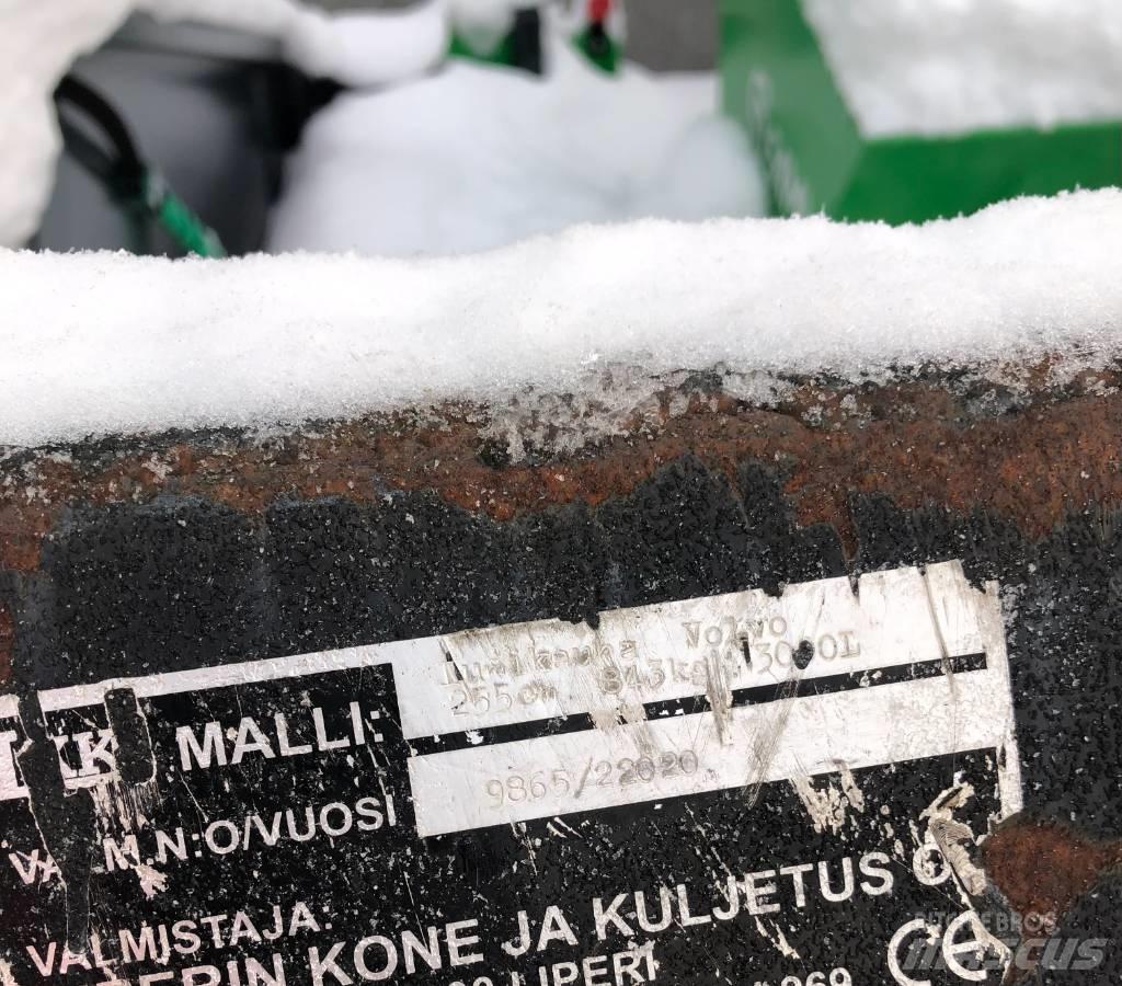 LKK Lumikauha 3000L 其他装载挖掘装置和配件