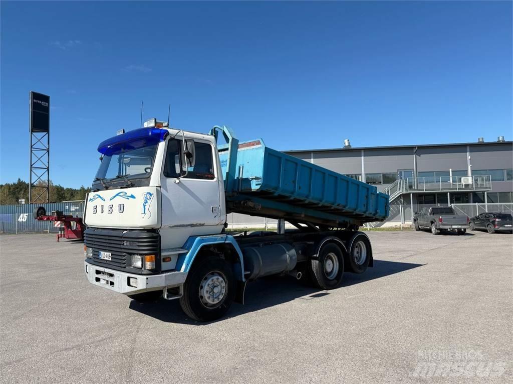 Sisu SM300 6x2 可拆卸式卡车