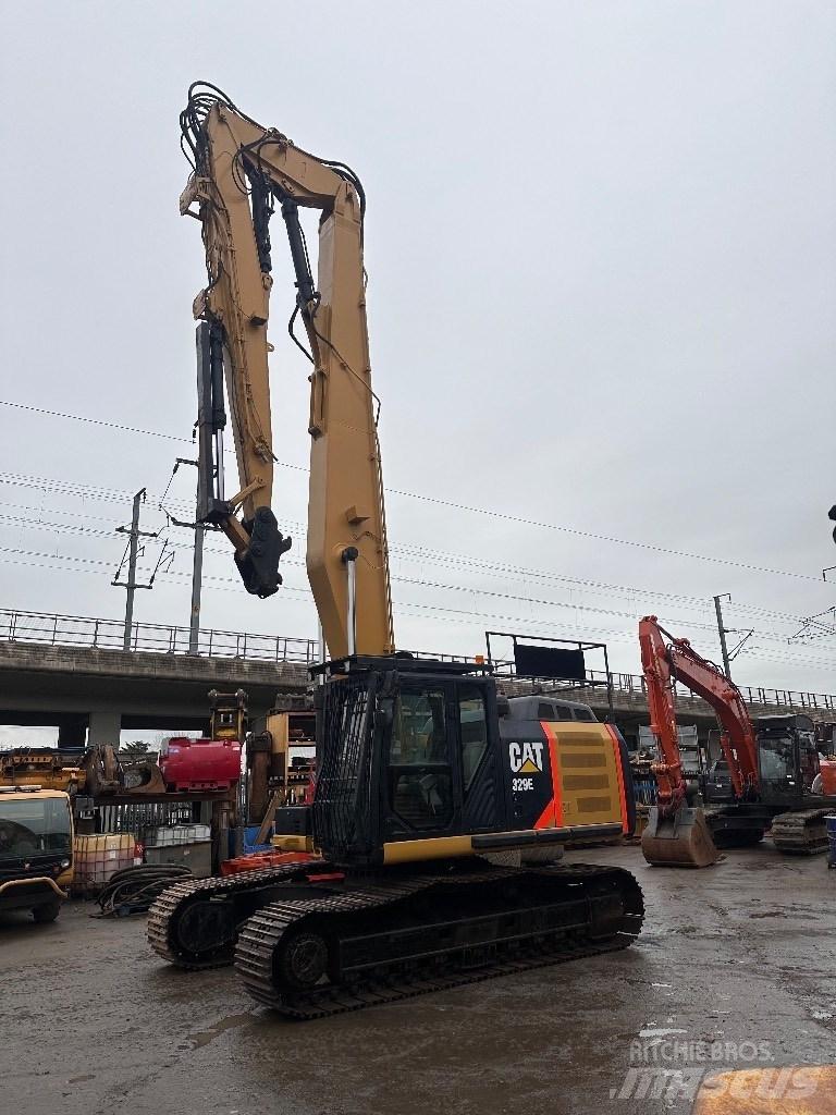 CAT 329 E LR 组装挖掘机
