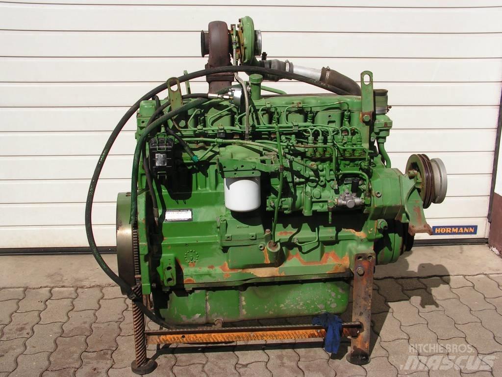 John Deere 2264 发动机