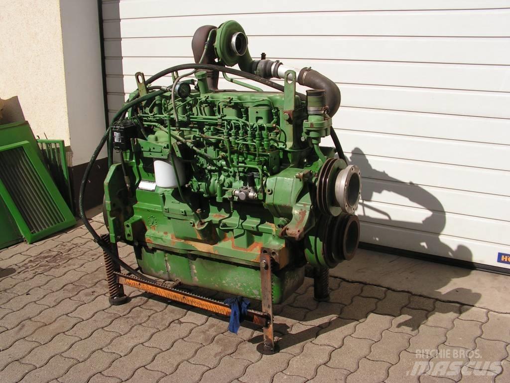 John Deere 2264 发动机