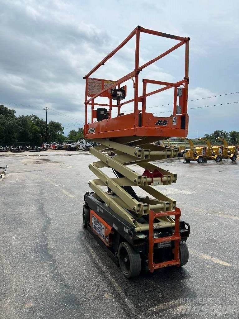 JLG R2632 剪叉式升降机