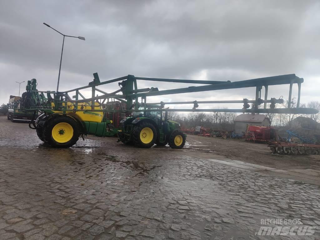 John Deere R740i 牵引式喷雾机