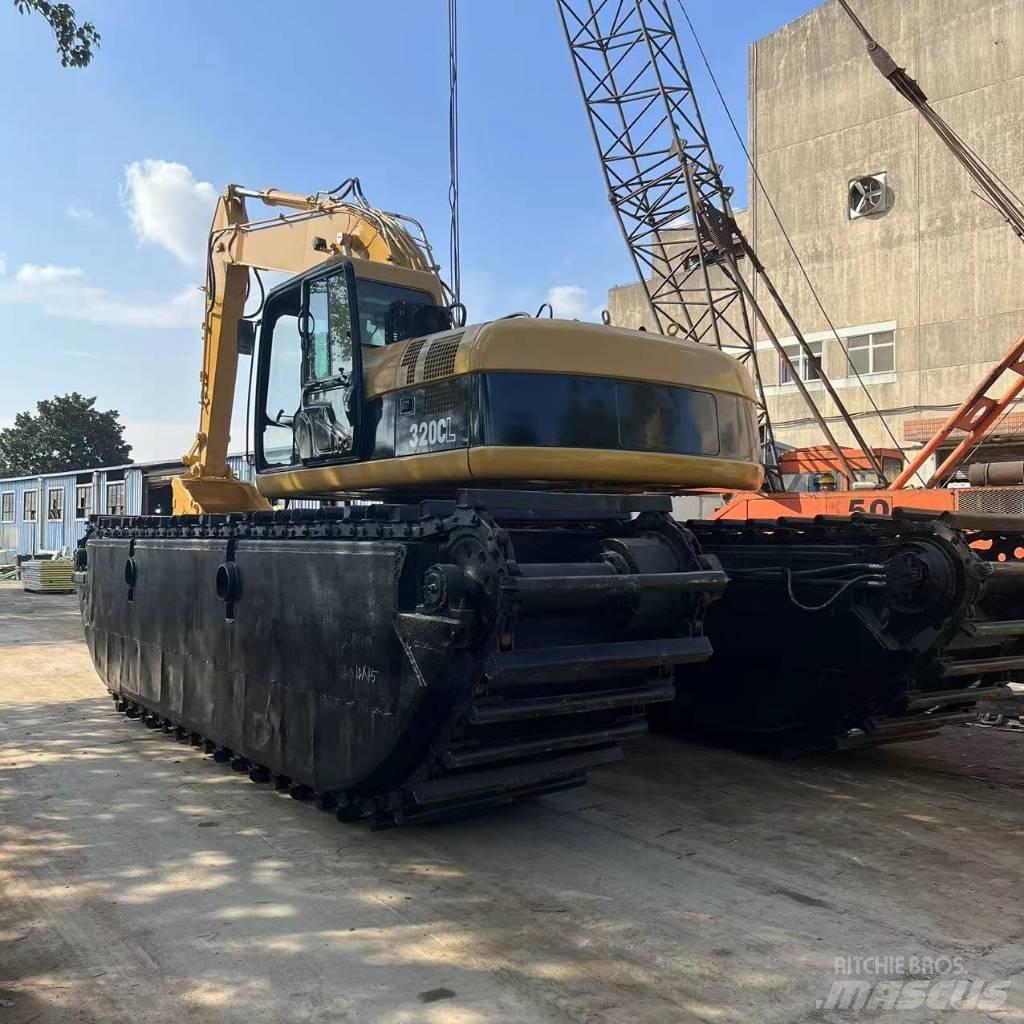 CAT 320 C 水陆两栖挖掘机
