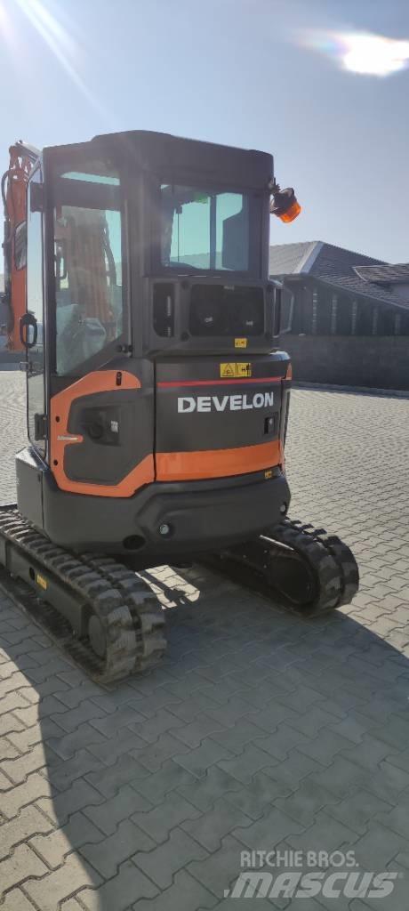 Develon DX 27 Z-7 小型挖掘机