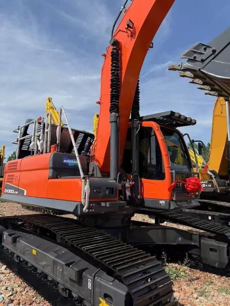 Doosan DX300LC-9C 履带挖掘机