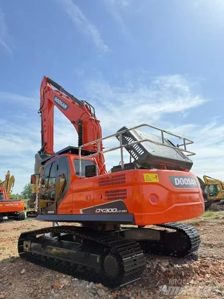Doosan DX300LC-9C 履带挖掘机