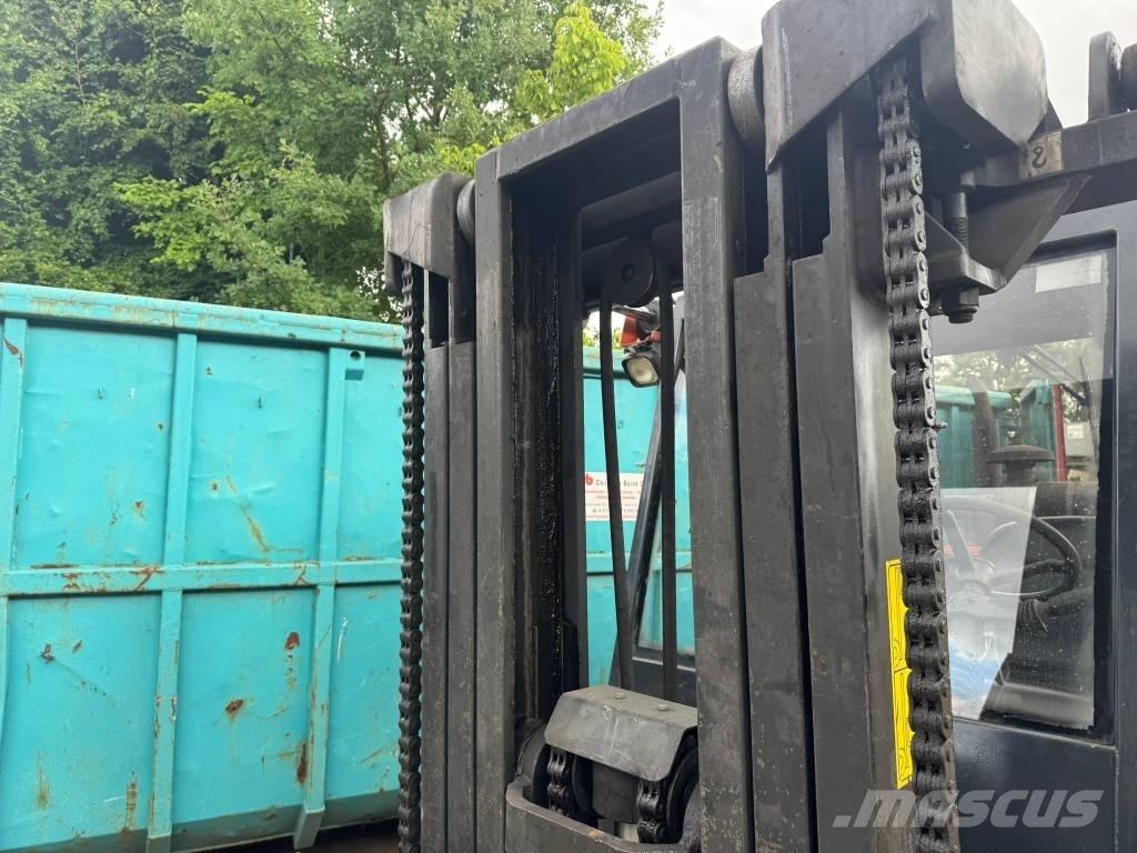 Mora MC80CS 柴油叉车