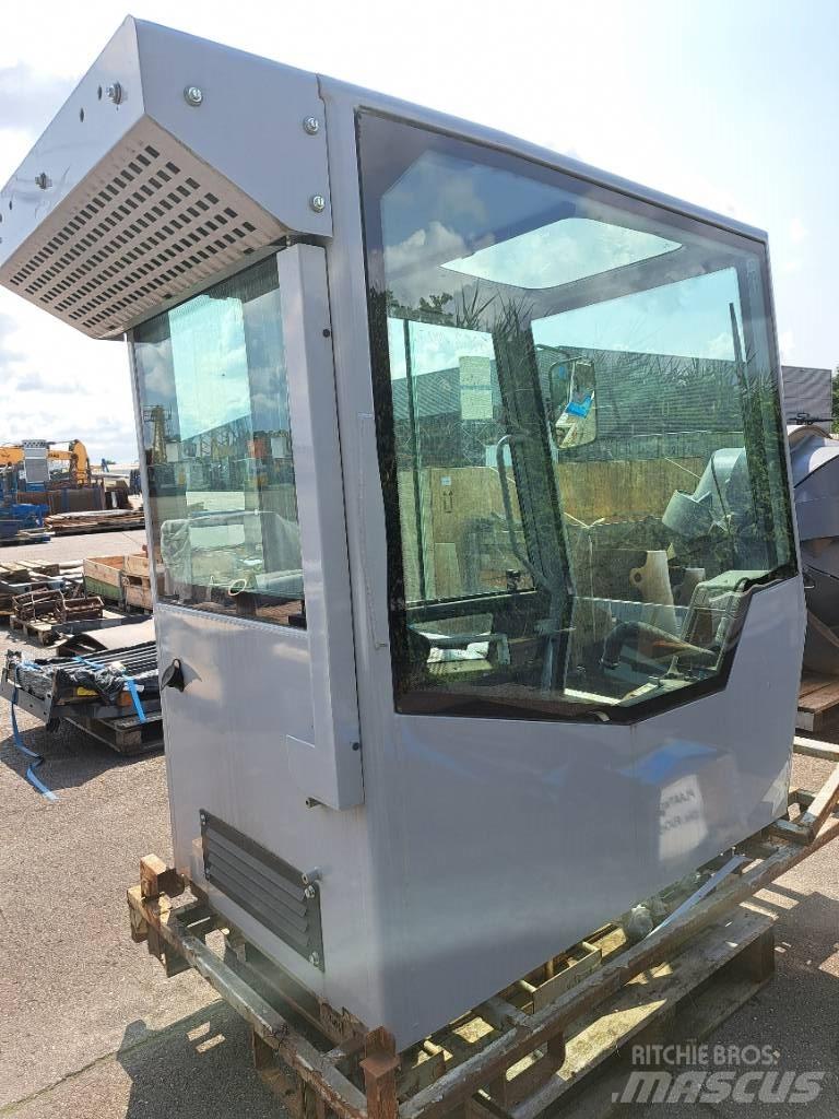 Fuchs D & E Cabin 驾驶室与内部
