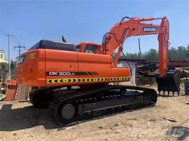 Doosan DX 300 LC 履带挖掘机