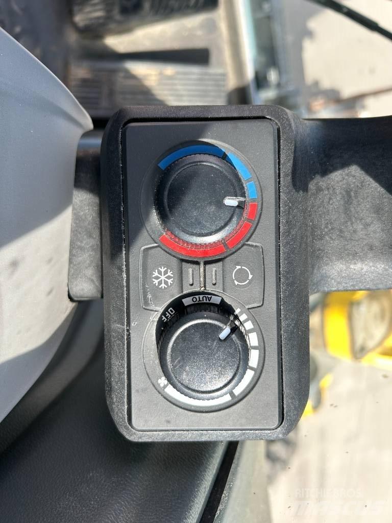 Wacker Neuson EW 100 轮式挖掘机