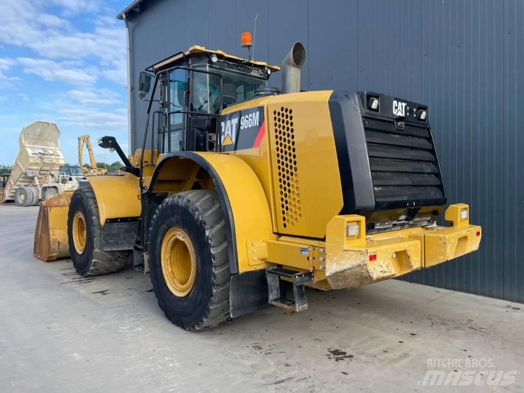 CAT 966M 轮式装载机