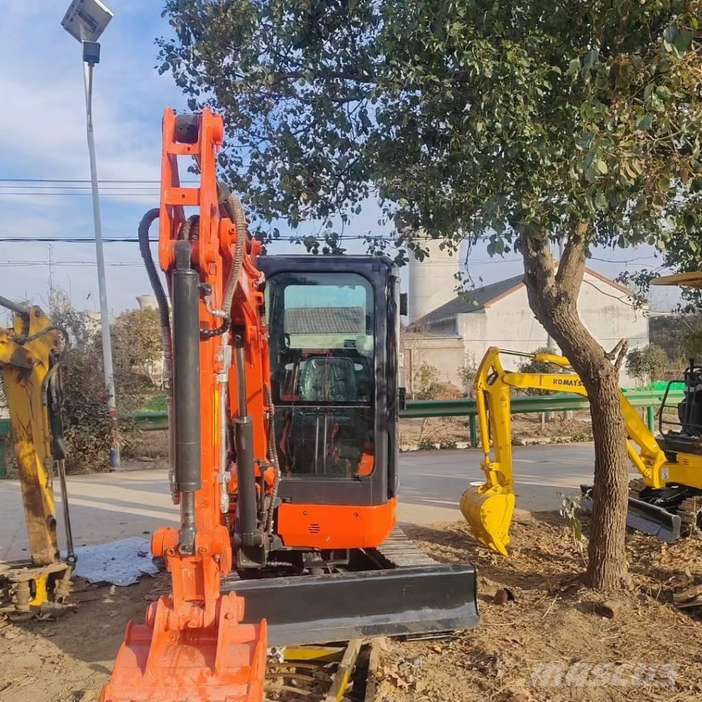 Kubota U 30 小型挖掘机